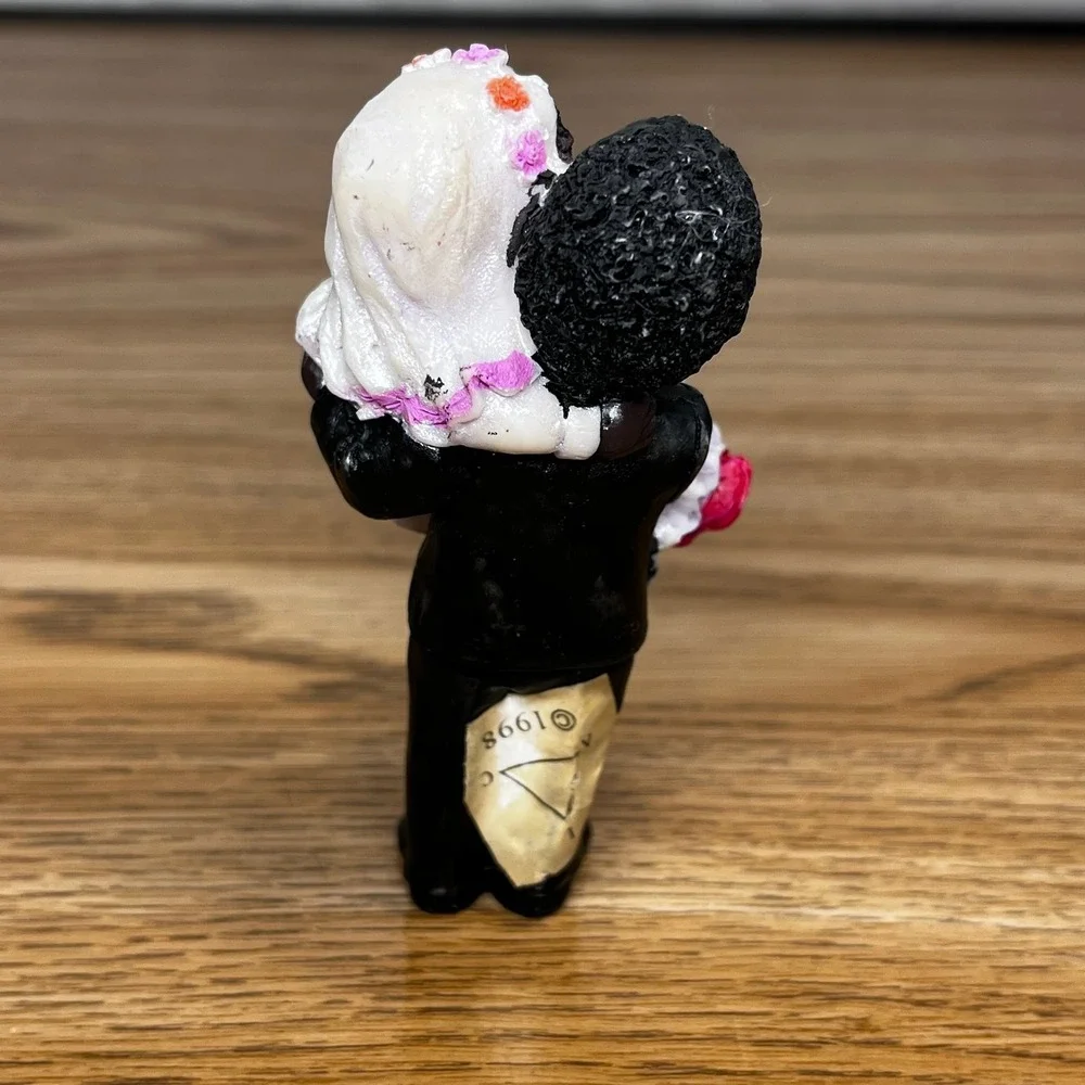 Vintage 1998 Black Bride and Groom Wedding Cake Topper Resin Figurine 3.75in